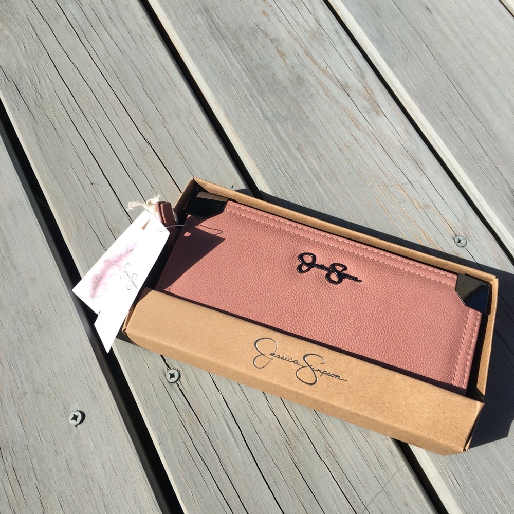 💓Brand new💓 dark pink Jessica Simpson wallet